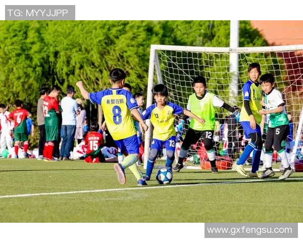 《水浒英雄齐聚绿茵场 天下足球与经典人物的激情碰撞》