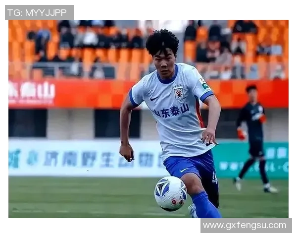 中国足球黄头发球星崭露头角成新一代足球天才引关注 中国足球黄头发球星崭露头角成新一代足球天才引关注