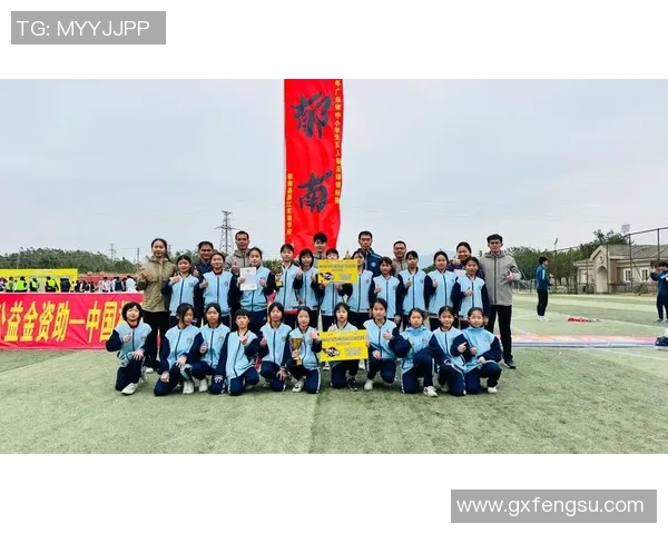 祝福足球球星在赛场上大展宏图勇攀高峰迎接更辉煌的未来