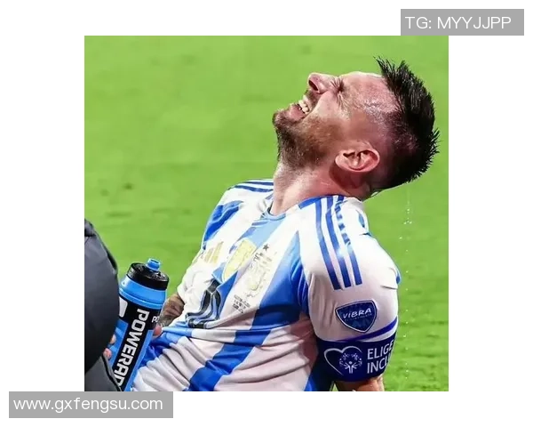 足球明星赛场失误大盘点：那些让人捧心的经典瞬间